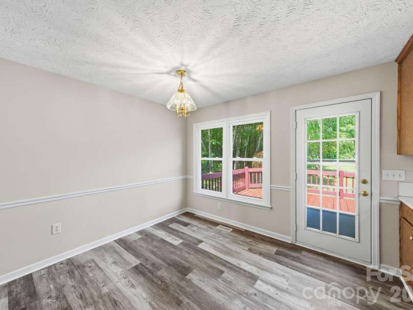 617 Autumn Drive, Harrisburg, NC 28075.  MLS# CAR4405503, YatesRealty ID 38592. 