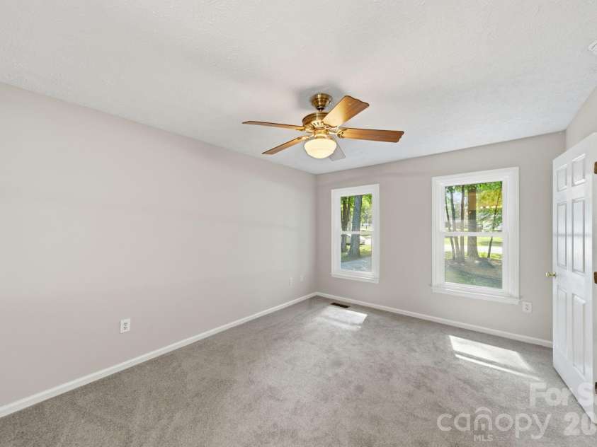 617 Autumn Drive, Harrisburg, NC 28075.  MLS# CAR4405503, YatesRealty ID 38592. 