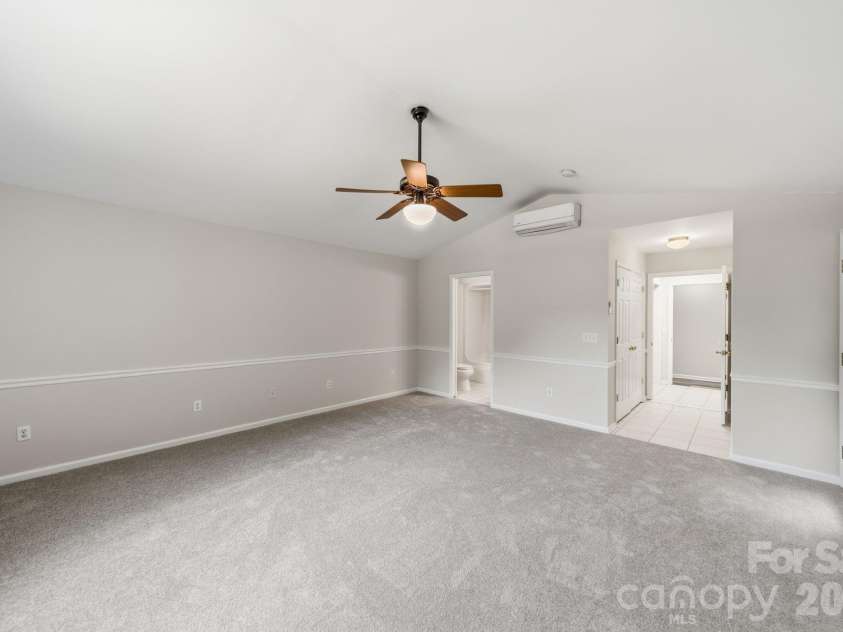 617 Autumn Drive, Harrisburg, NC 28075.  MLS# CAR4405503, YatesRealty ID 38592. 