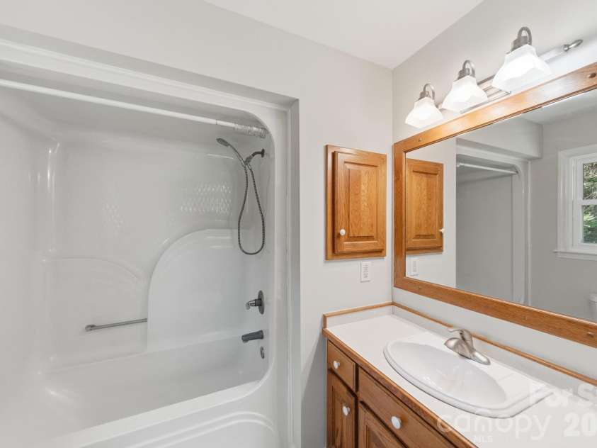617 Autumn Drive, Harrisburg, NC 28075.  MLS# CAR4405503, YatesRealty ID 38592. 