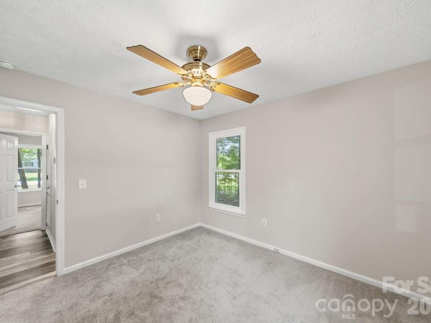 617 Autumn Drive, Harrisburg, NC 28075.  MLS# CAR4405503, YatesRealty ID 38592. 