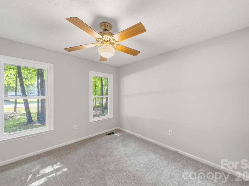 617 Autumn Drive, Harrisburg, NC 28075.  MLS# CAR4405503, YatesRealty ID 38592. 