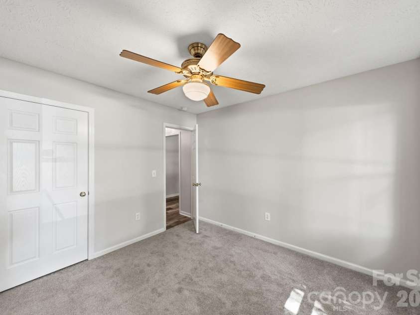 617 Autumn Drive, Harrisburg, NC 28075.  MLS# CAR4405503, YatesRealty ID 38592. 
