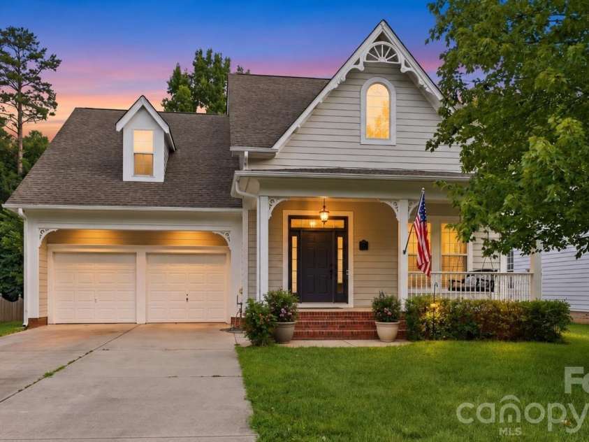 1228 Saint Johns Avenue, Matthews, NC 28104.  MLS# CAR4398881, YatesRealty ID 38593. 