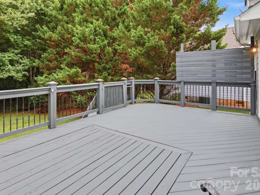 1228 Saint Johns Avenue, Matthews, NC 28104.  MLS# CAR4398881, YatesRealty ID 38593. 