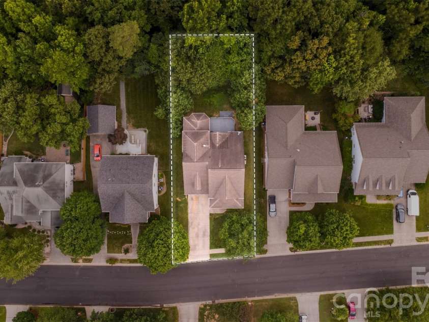 1228 Saint Johns Avenue, Matthews, NC 28104.  MLS# CAR4398881, YatesRealty ID 38593. 