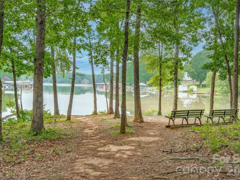 122 Gresham Lane, Mooresville, NC 28117.  MLS# CAR4400373, YatesRealty ID 38594. 