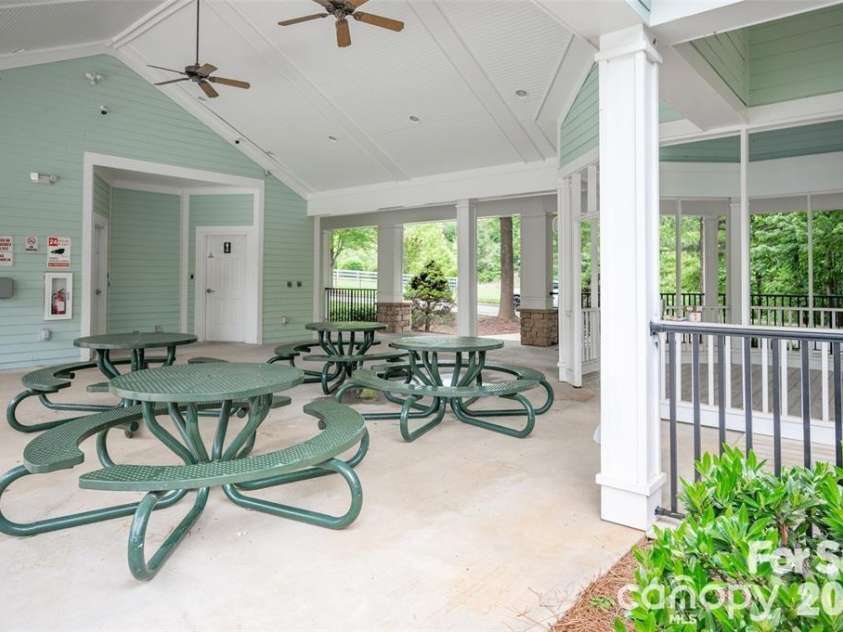 122 Gresham Lane, Mooresville, NC 28117.  MLS# CAR4400373, YatesRealty ID 38594. 