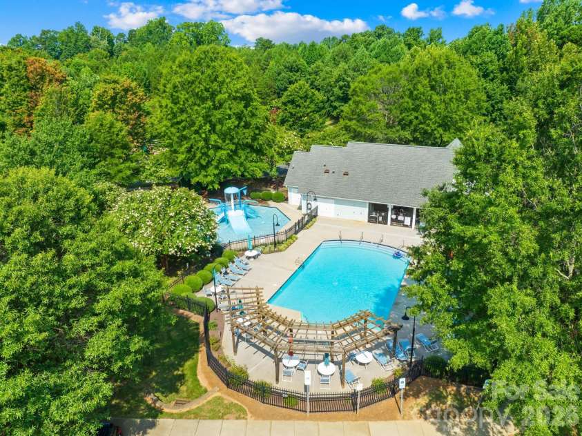 122 Gresham Lane, Mooresville, NC 28117.  MLS# CAR4400373, YatesRealty ID 38594. 