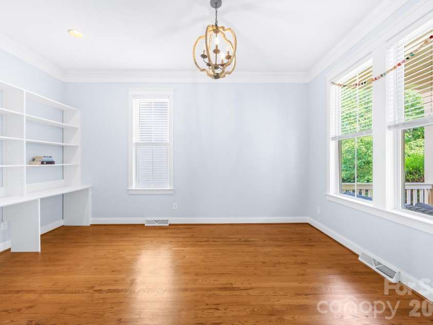 122 Gresham Lane, Mooresville, NC 28117.  MLS# CAR4400373, YatesRealty ID 38594. 