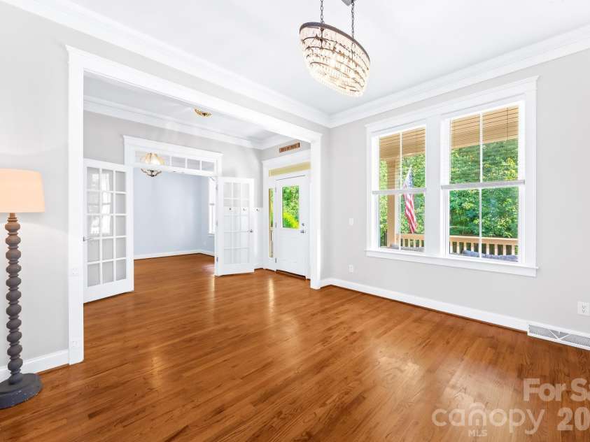 122 Gresham Lane, Mooresville, NC 28117.  MLS# CAR4400373, YatesRealty ID 38594. 