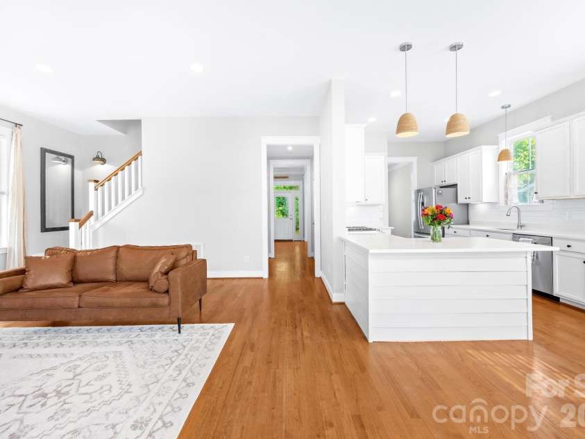 122 Gresham Lane, Mooresville, NC 28117.  MLS# CAR4400373, YatesRealty ID 38594. 