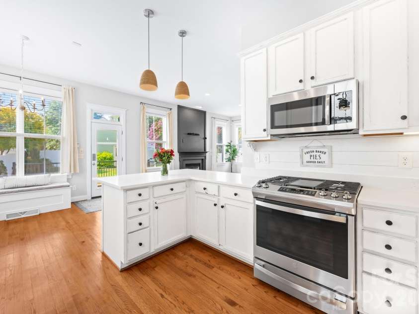 122 Gresham Lane, Mooresville, NC 28117.  MLS# CAR4400373, YatesRealty ID 38594. 