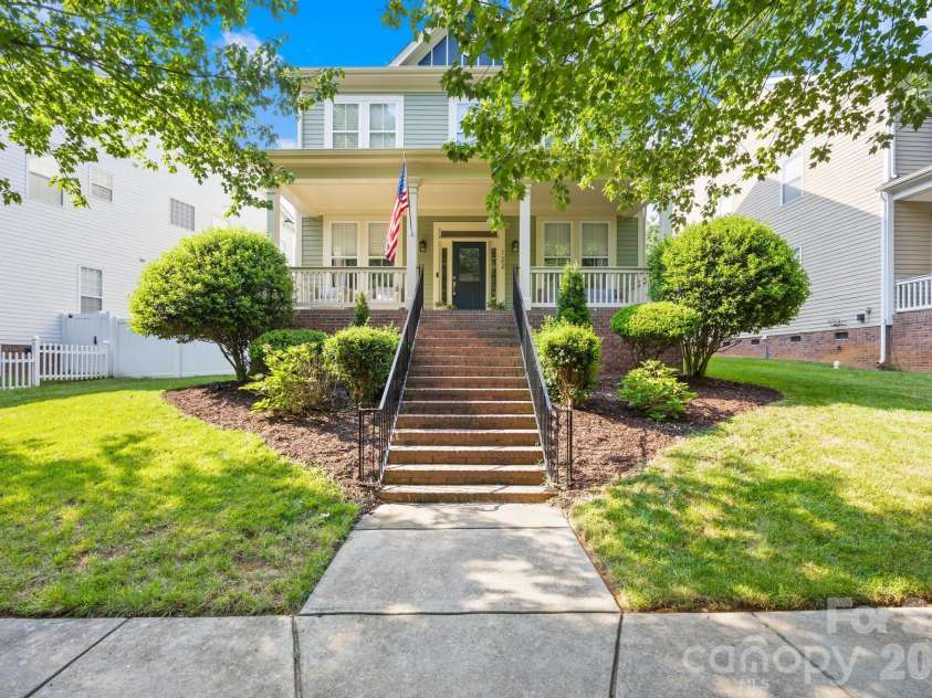 122 Gresham Lane, Mooresville, NC 28117.  MLS# CAR4400373, YatesRealty ID 38594. 