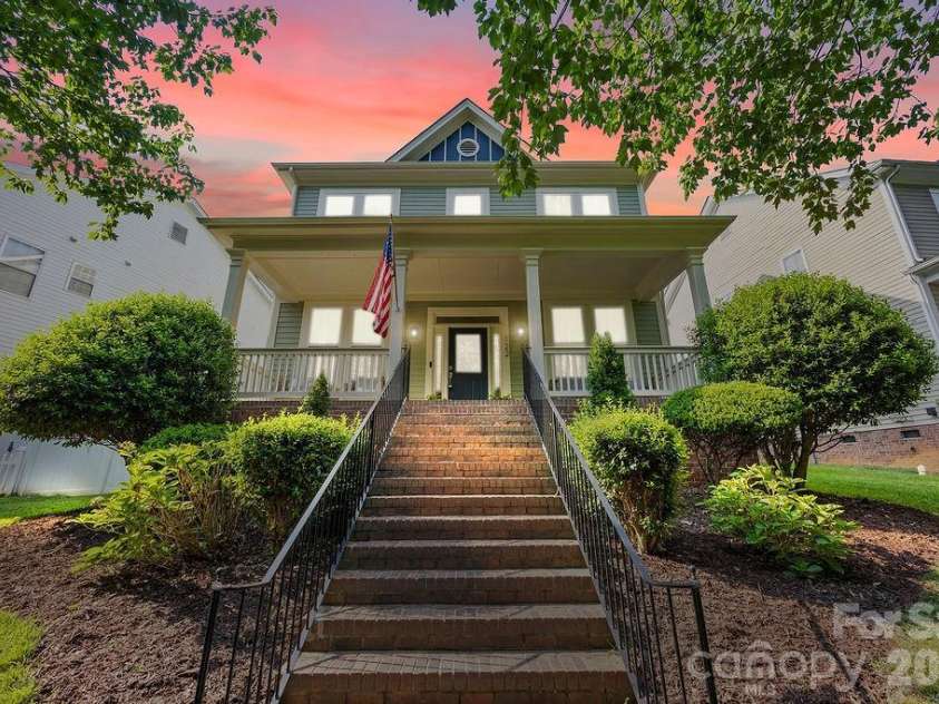 122 Gresham Lane, Mooresville, NC 28117.  MLS# CAR4400373, YatesRealty ID 38594. 