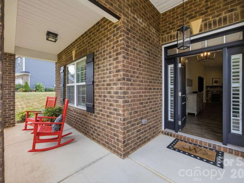 193 Hunters Hill Drive, Statesville, NC 28677.  MLS# CAR4402562, YatesRealty ID 38595. 