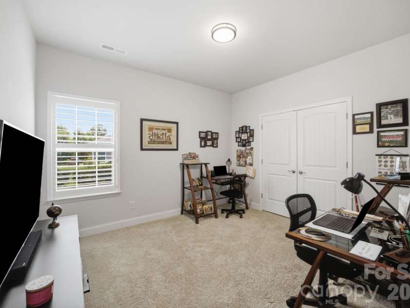 193 Hunters Hill Drive, Statesville, NC 28677.  MLS# CAR4402562, YatesRealty ID 38595. 