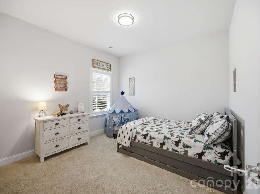 193 Hunters Hill Drive, Statesville, NC 28677.  MLS# CAR4402562, YatesRealty ID 38595. 