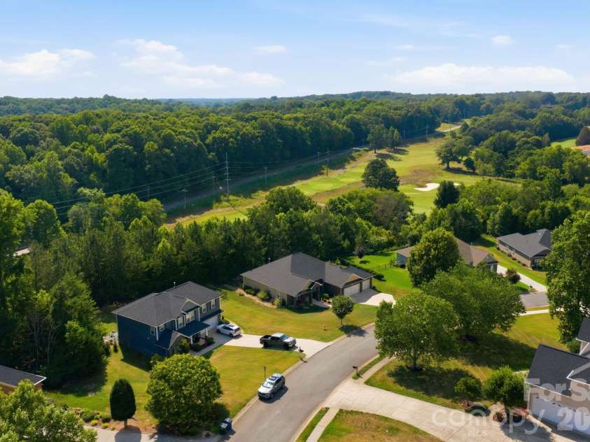 193 Hunters Hill Drive, Statesville, NC 28677.  MLS# CAR4402562, YatesRealty ID 38595. 