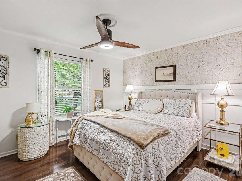 10319 Camelback Circle, Charlotte, NC 28226.  MLS# CAR4362948, YatesRealty ID 38597. 
