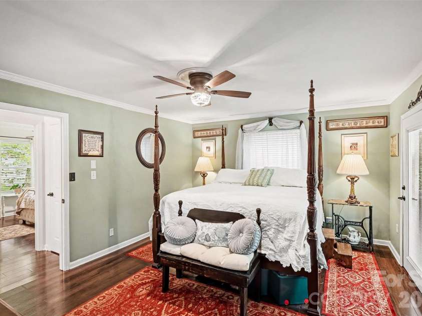 10319 Camelback Circle, Charlotte, NC 28226.  MLS# CAR4362948, YatesRealty ID 38597. 