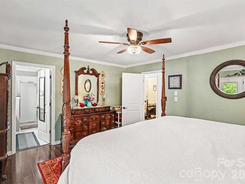10319 Camelback Circle, Charlotte, NC 28226.  MLS# CAR4362948, YatesRealty ID 38597. 