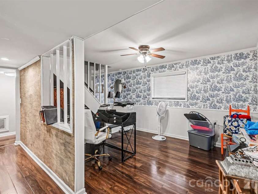 10319 Camelback Circle, Charlotte, NC 28226.  MLS# CAR4362948, YatesRealty ID 38597. 