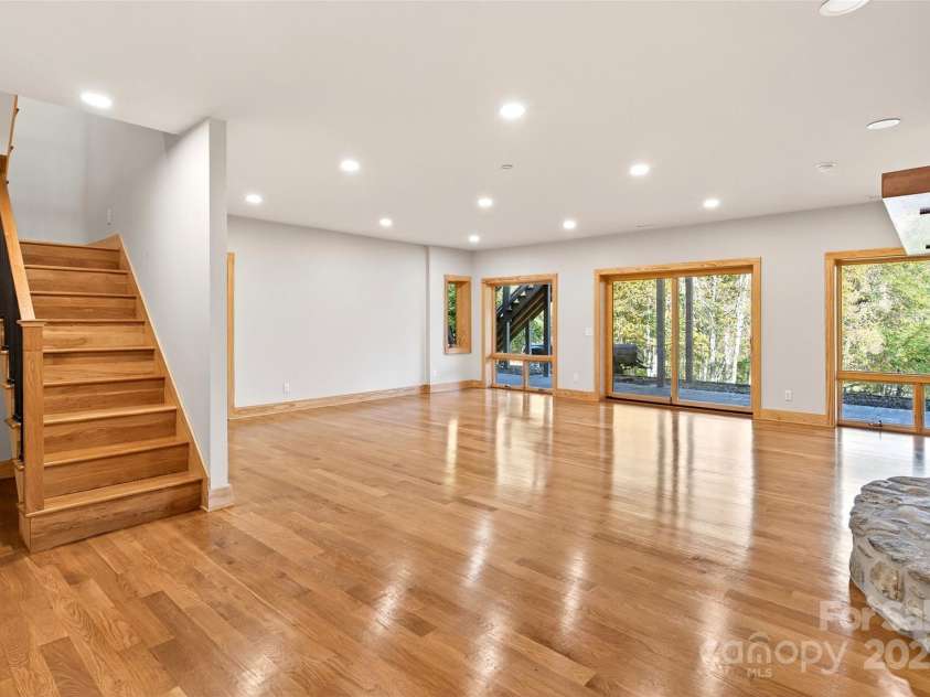 575 Croft Way, Bakersville, NC 28705.  MLS# CAR4313394, YatesRealty ID 386. 