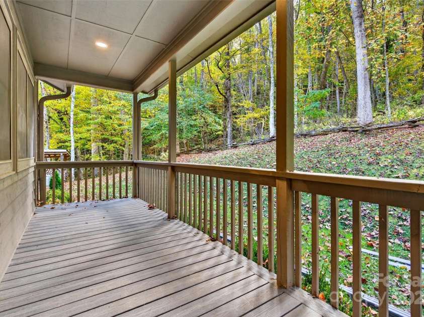 575 Croft Way, Bakersville, NC 28705.  MLS# CAR4313394, YatesRealty ID 386. 