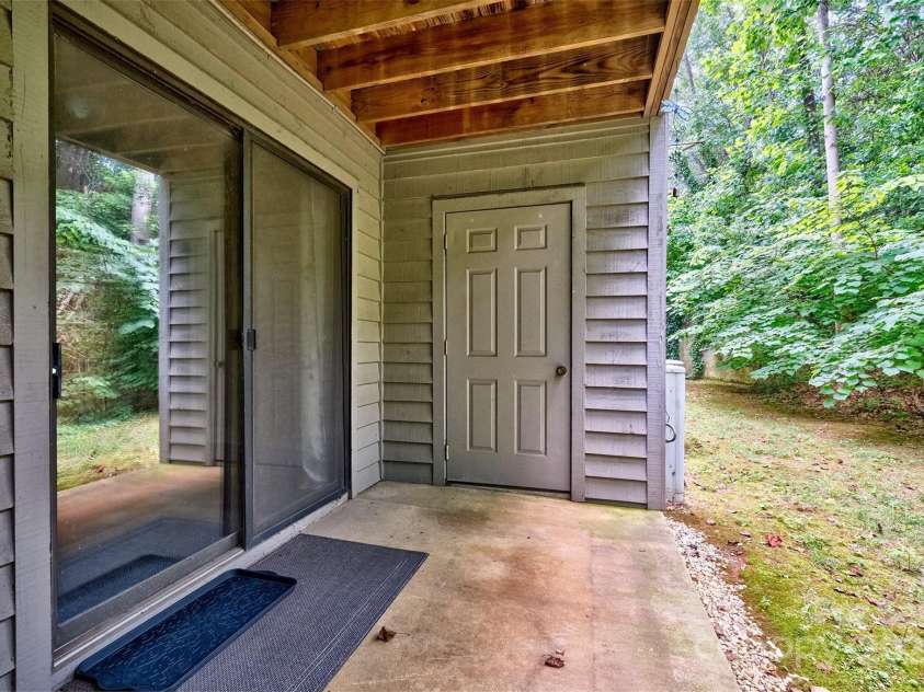 4130 Charlotte Highway, Lake Wylie, SC 29710.  MLS# CAR4276375, YatesRealty ID 3860. Additional storage