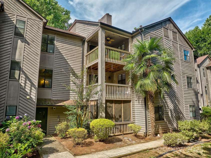 4130 Charlotte Highway, Lake Wylie, SC 29710.  MLS# CAR4276375, YatesRealty ID 3860. Condo on ground floor