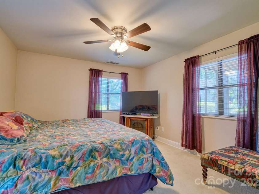 4130 Charlotte Highway, Lake Wylie, SC 29710.  MLS# CAR4276375, YatesRealty ID 3860. Lots of natural light