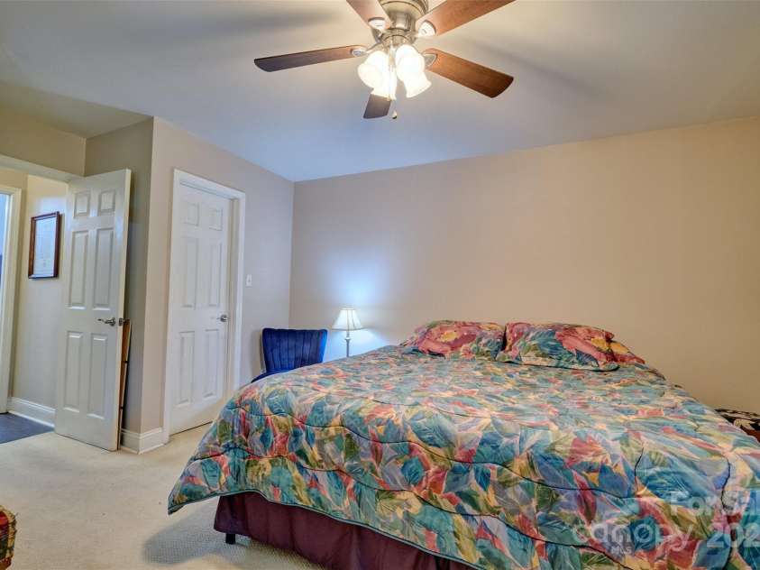 4130 Charlotte Highway, Lake Wylie, SC 29710.  MLS# CAR4276375, YatesRealty ID 3860. Neutral colors throughout home