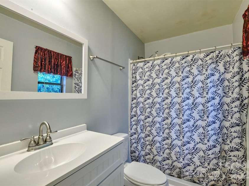 4130 Charlotte Highway, Lake Wylie, SC 29710.  MLS# CAR4276375, YatesRealty ID 3860. Primary bathroom