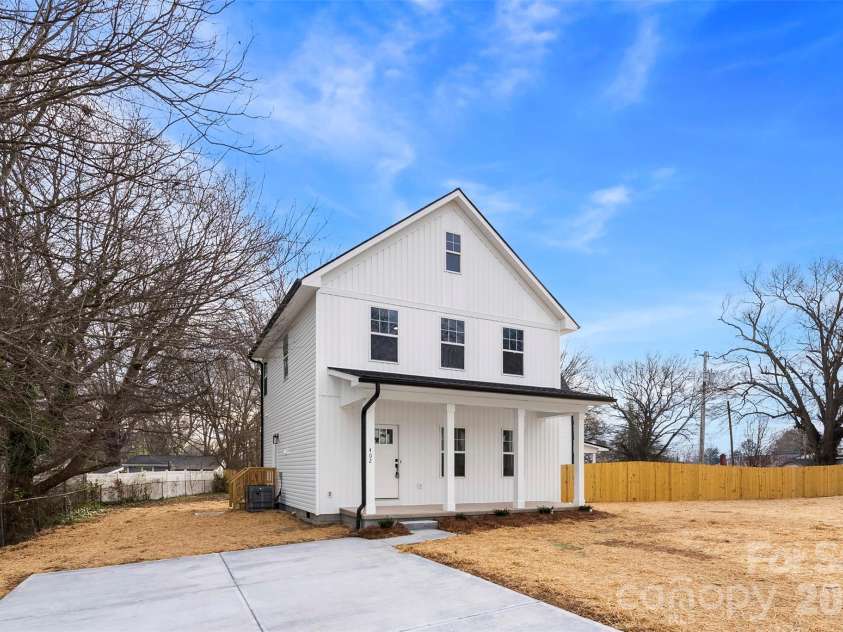 906 Brunett Street, Gastonia, NC 28052.  MLS# CAR4340368, YatesRealty ID 3860. Front of Home - Model Home