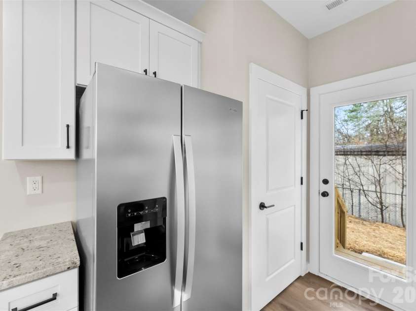 906 Brunett Street, Gastonia, NC 28052.  MLS# CAR4340368, YatesRealty ID 3860. Kitchen Island - Model Home