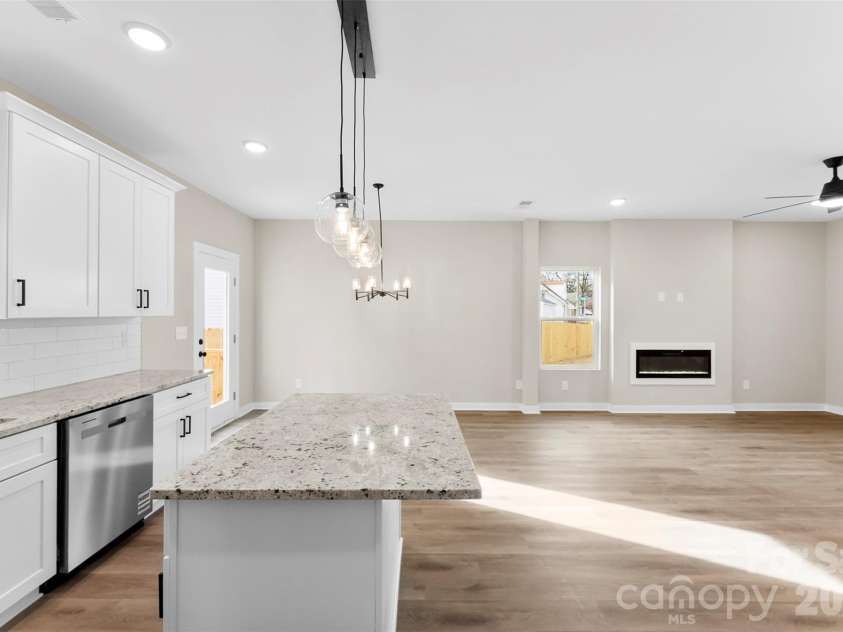 906 Brunett Street, Gastonia, NC 28052.  MLS# CAR4340368, YatesRealty ID 3860. Kitchen - Model Home