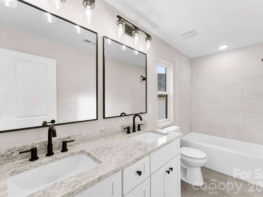 906 Brunett Street, Gastonia, NC 28052.  MLS# CAR4340368, YatesRealty ID 3860. Primary Bedroom Full Bathroom - Model Home