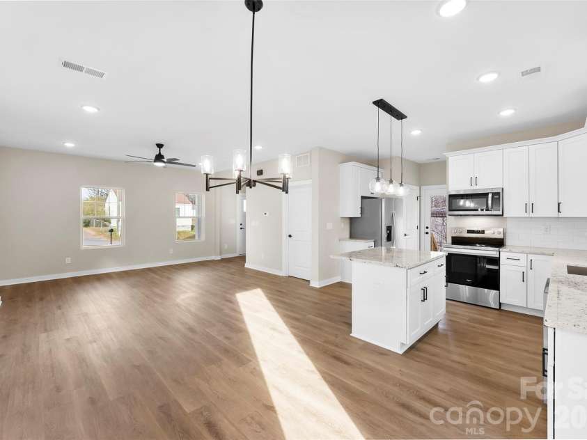 906 Brunett Street, Gastonia, NC 28052.  MLS# CAR4340368, YatesRealty ID 3860. Primary Bedroom - Model Home