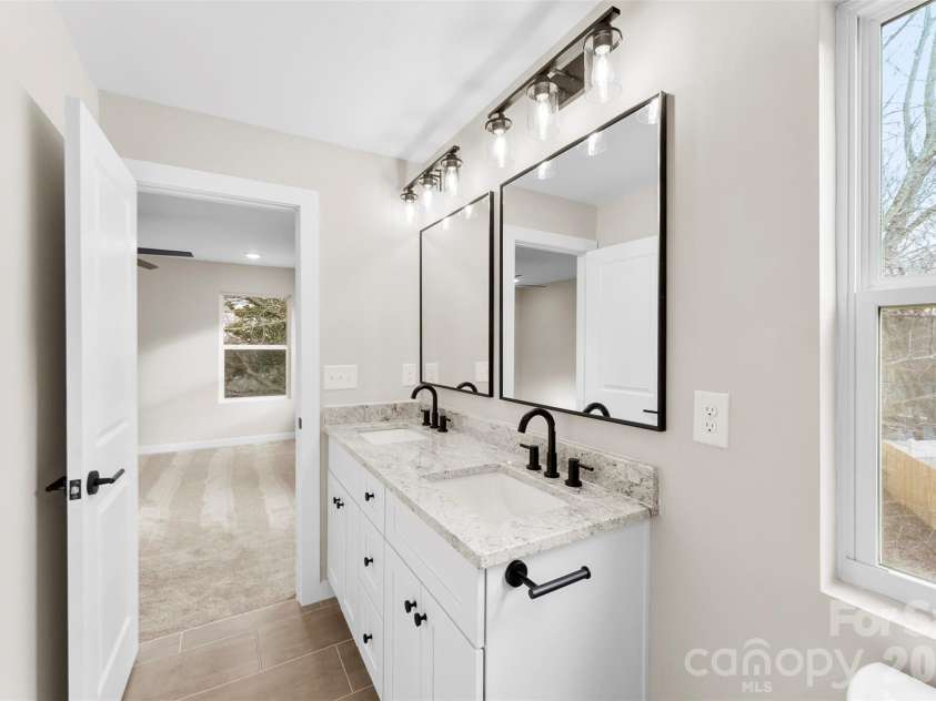 906 Brunett Street, Gastonia, NC 28052.  MLS# CAR4340368, YatesRealty ID 3860. Primary Full Bath - Model Home