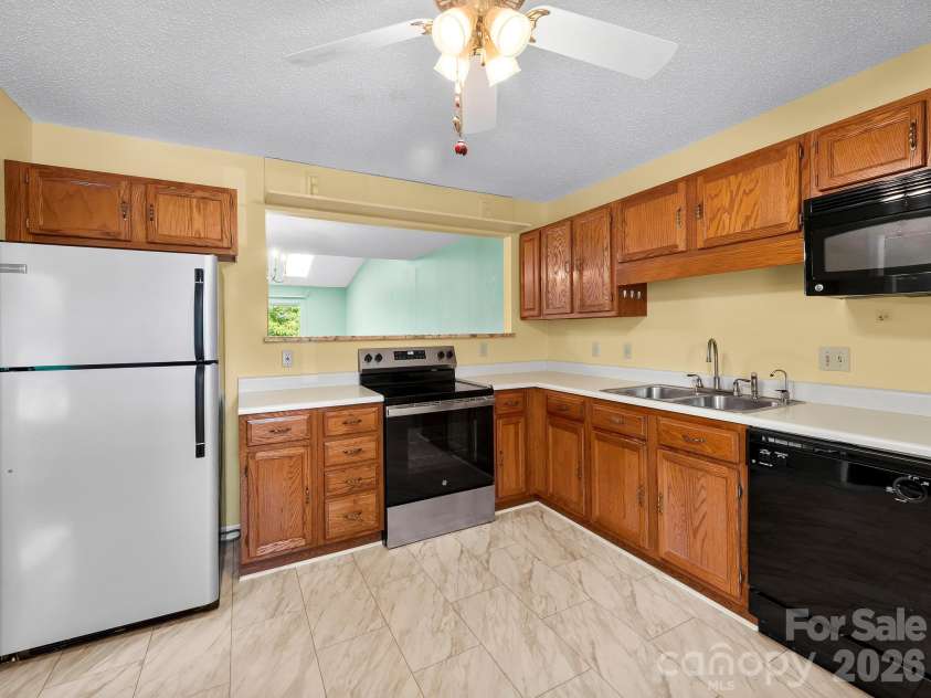 3404 Florham Place, Asheville, NC 28806.  MLS# CAR4399622, YatesRealty ID 38600. 