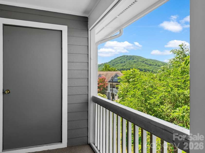3404 Florham Place, Asheville, NC 28806.  MLS# CAR4399622, YatesRealty ID 38600. 