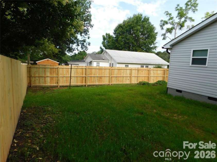 109 Poplar Street, Stanley, NC 28164.  MLS# CAR4403459, YatesRealty ID 38601. 