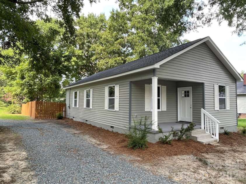 601 Round Street, Landis, NC 28088.  MLS# CAR4405456, YatesRealty ID 38602. 