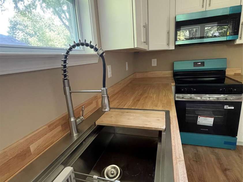601 Round Street, Landis, NC 28088.  MLS# CAR4405456, YatesRealty ID 38602. Kitchen