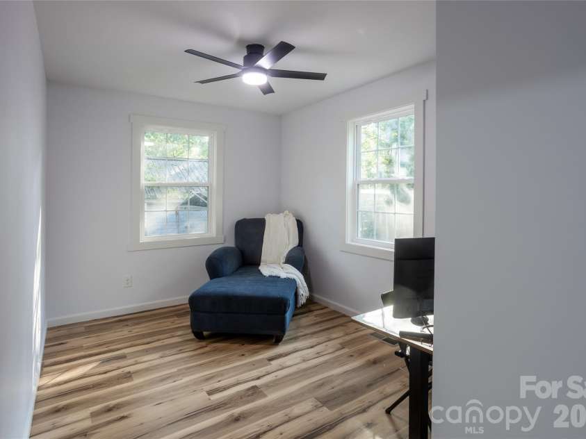 44 LR Smith Avenue, Hendersonville, NC 28791.  MLS# CAR4405575, YatesRealty ID 38603. 