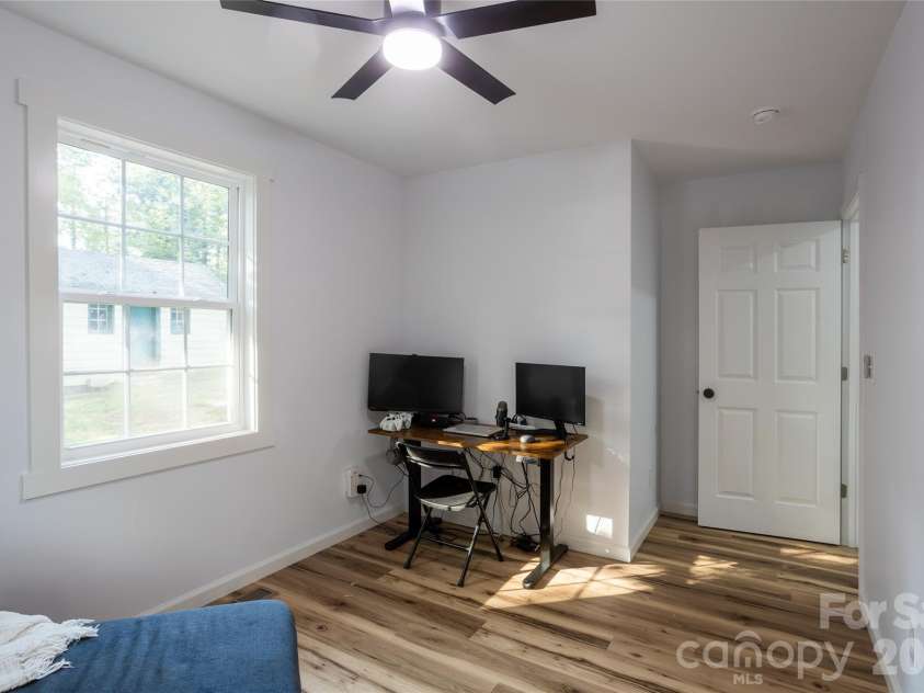 44 LR Smith Avenue, Hendersonville, NC 28791.  MLS# CAR4405575, YatesRealty ID 38603. 