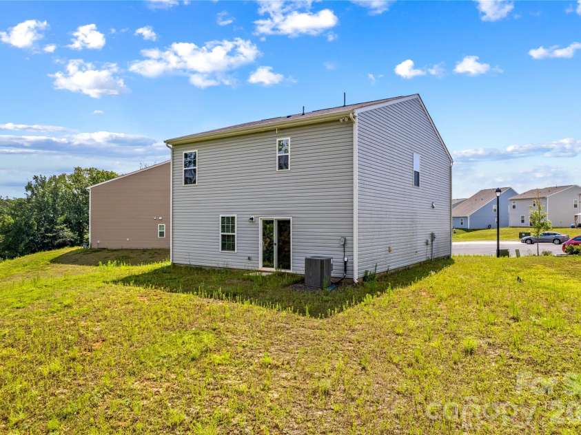 167 Hazelnut Way, Statesville, NC 28625.  MLS# CAR4401719, YatesRealty ID 38606. 
