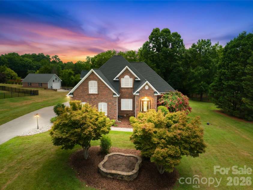 115 Gibbs Road, Mooresville, NC 28117.  MLS# CAR4403261, YatesRealty ID 38607. 