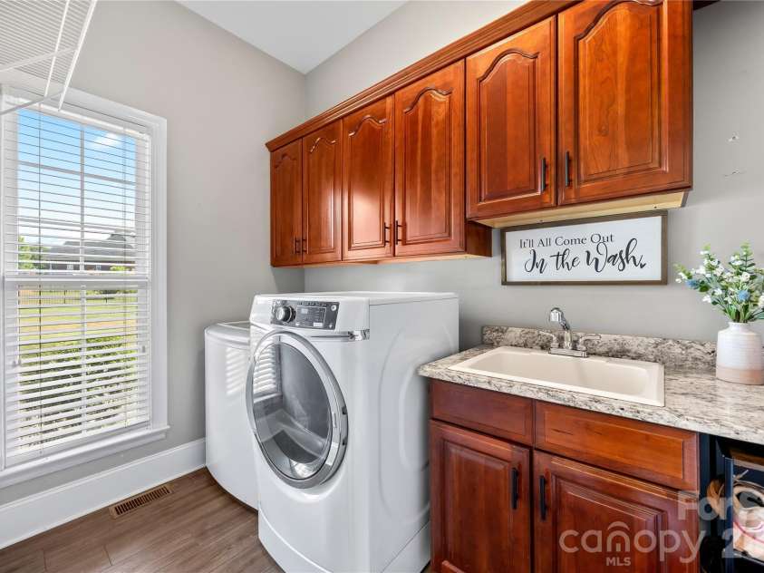 115 Gibbs Road, Mooresville, NC 28117.  MLS# CAR4403261, YatesRealty ID 38607. 